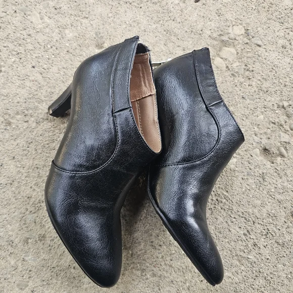 Life Stride Women's boot, size 6.5M - Picture 9 of 9